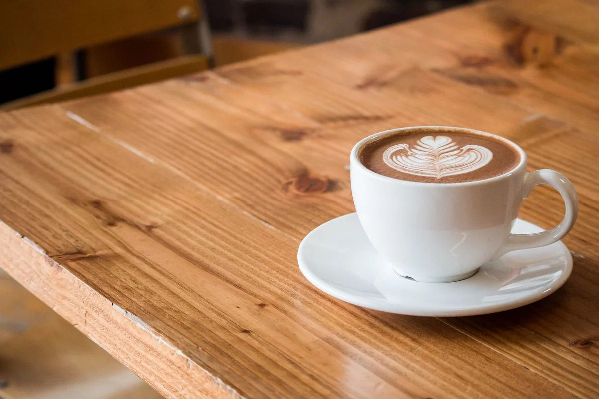 Café preparado con calma al inicio del día