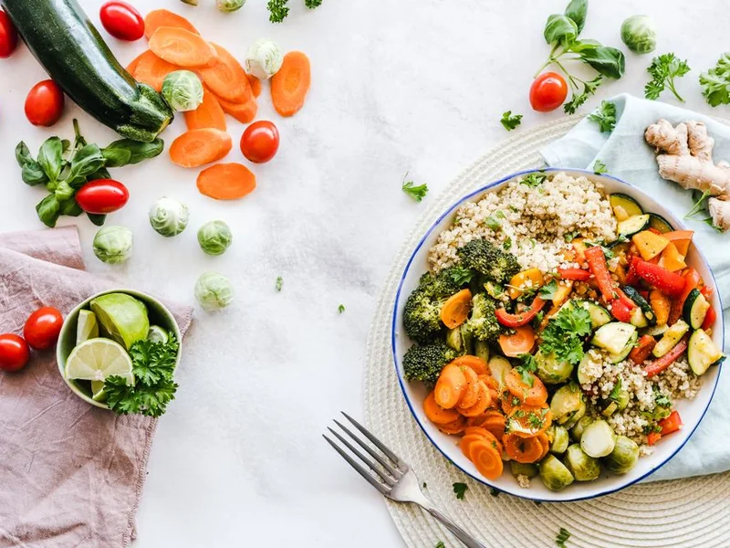 Encimera con ingredientes frescos